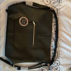 A 2 n 1 leather tote/backpack